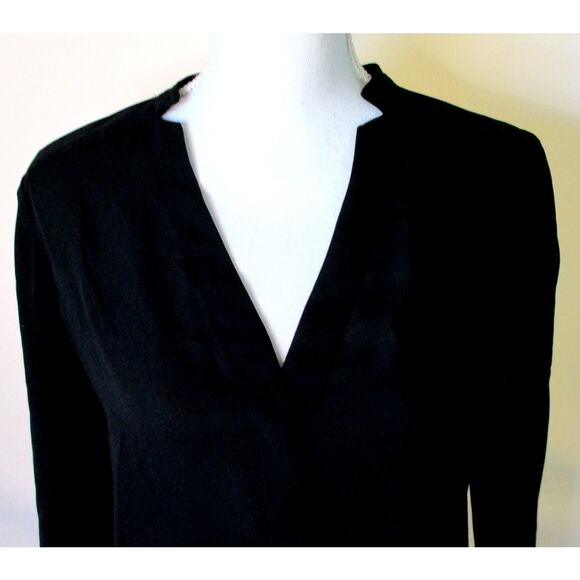 Banana Republic Women's Petite Black Long Sleeve Roll Tab Button Blouse Size XXS - Picture 2 of 9